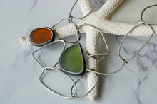 Laden Sie das Bild in den Galerie-Viewer, Halskette aus Sterlingsilber mit Seeglas