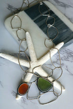 Laden Sie das Bild in den Galerie-Viewer, Halskette aus Sterlingsilber mit Seeglas