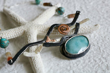 Laden Sie das Bild in den Galerie-Viewer, Larimar Ocean View Sterling Silber und Kupfer Anhänger