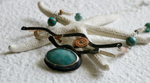 Laden Sie das Bild in den Galerie-Viewer, Larimar Ocean View Sterling Silber und Kupfer Anhänger
