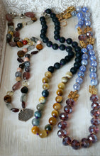 Laden Sie das Bild in den Galerie-Viewer, Hand Knotted Necklaces
