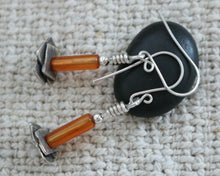 Laden Sie das Bild in den Galerie-Viewer, Carnelian Sterling Silver Earrings
