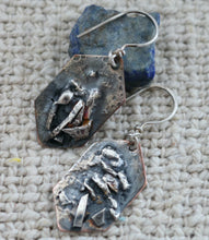 Laden Sie das Bild in den Galerie-Viewer, Sterling Silver and Copper Hexagon Earrings
