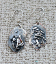 Laden Sie das Bild in den Galerie-Viewer, Sterling Silver and Copper Hexagon Earrings
